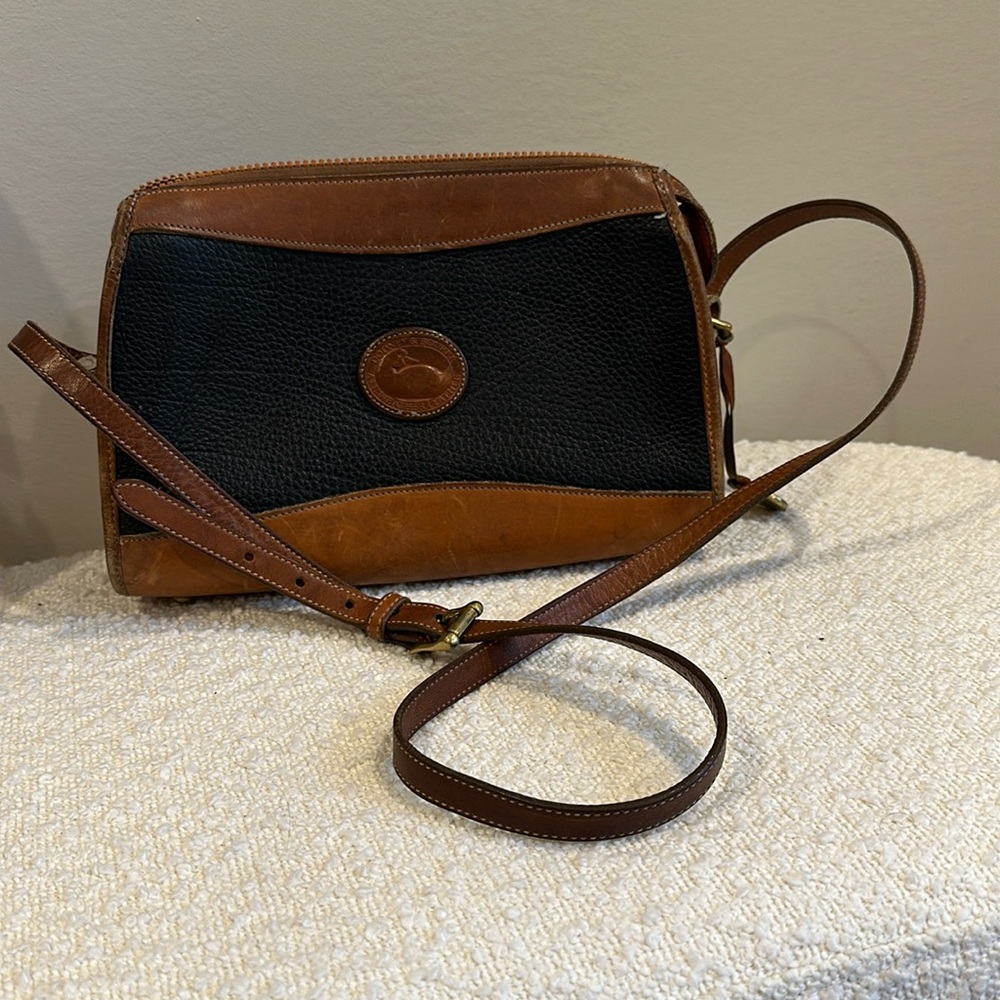 Vintage Dooney & Bourke leather black crossbody bag